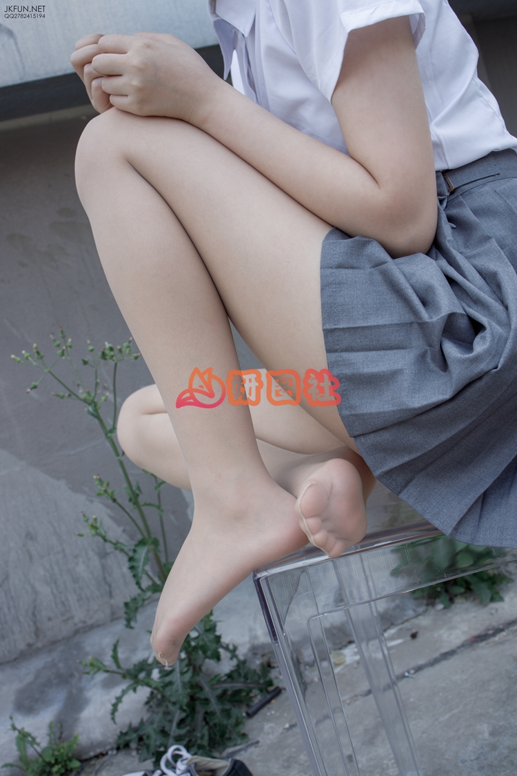 yantu186、[森罗财团]JKFUN-005_10D肉丝卉子踩物-妍图社